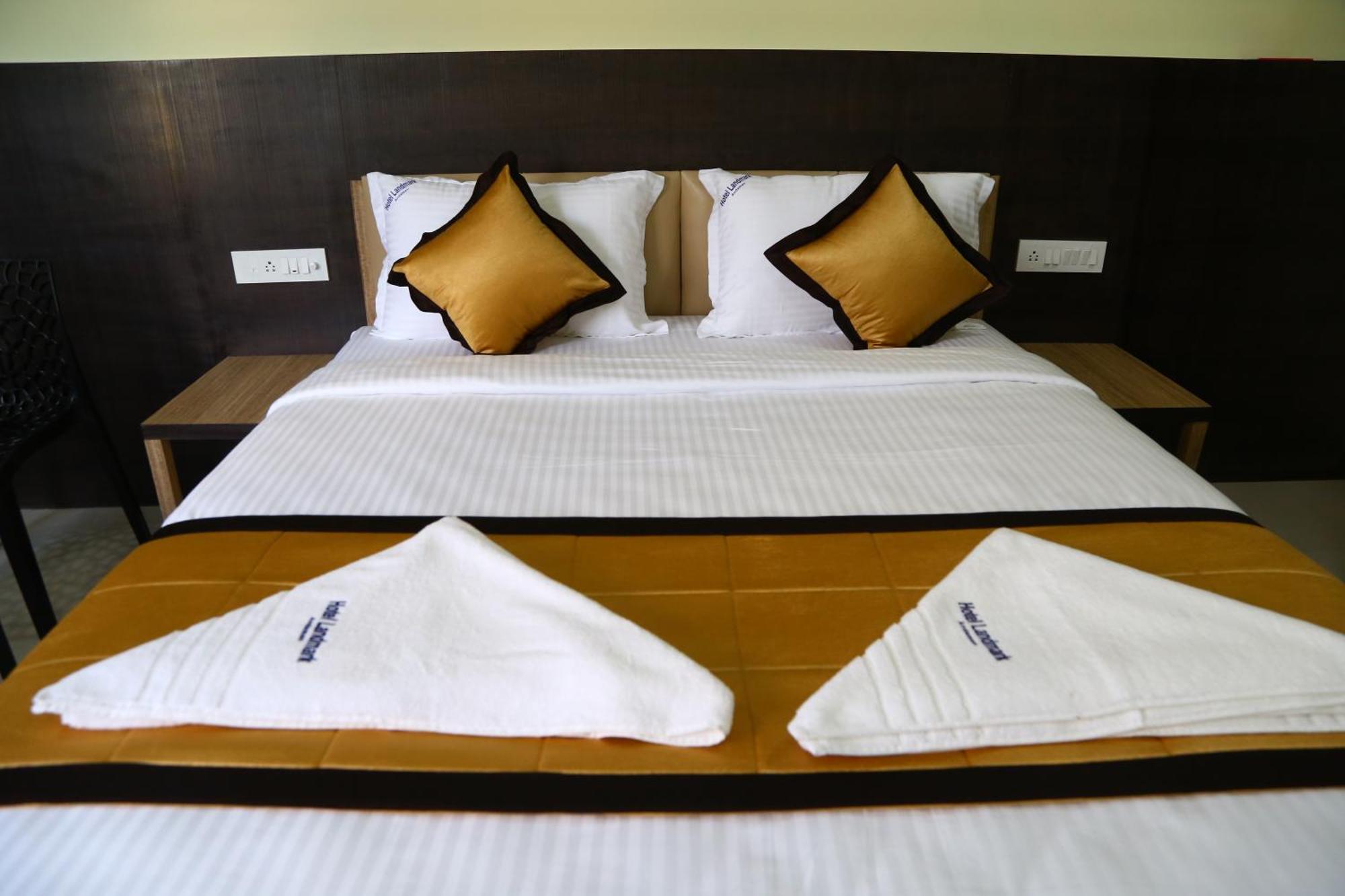 Hotel Landmark Port Blair Exterior foto